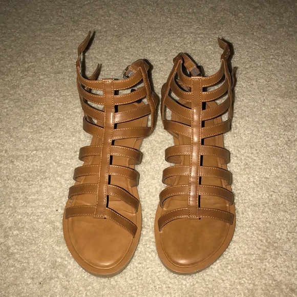 american eagle strappy sandals
